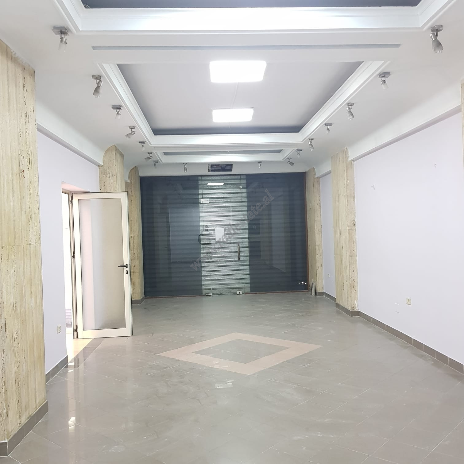 Commercial premises for sale near Zogu I Pare Boulevard in Tirana, Albania